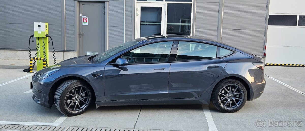 Tesla model 3 SR plus refresh - 4
