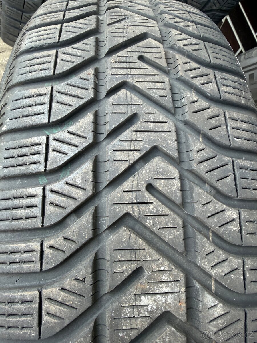 zimní Pirelli 195/60 R16 89H - 4