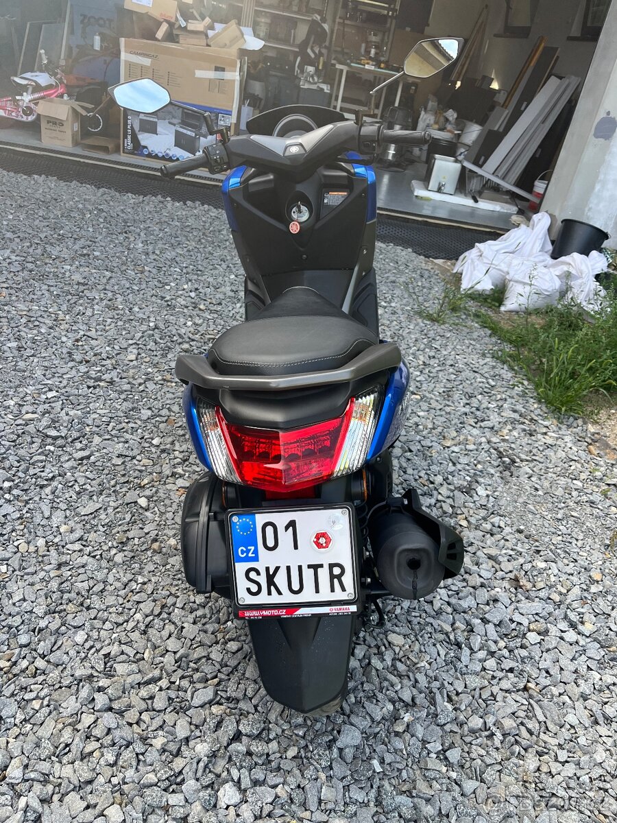 Yamaha nmax 125 - 4