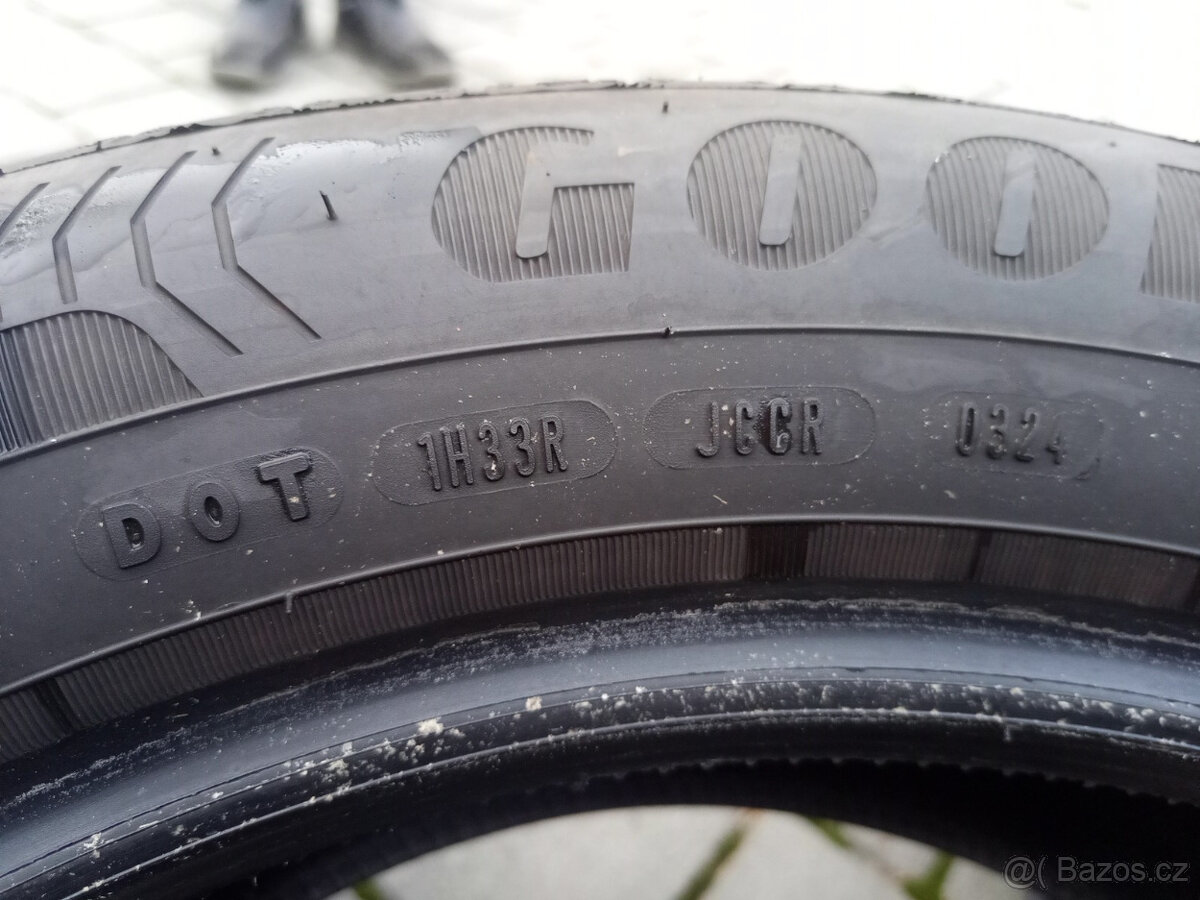 Letní pneu 215/55 R17 94V - 4