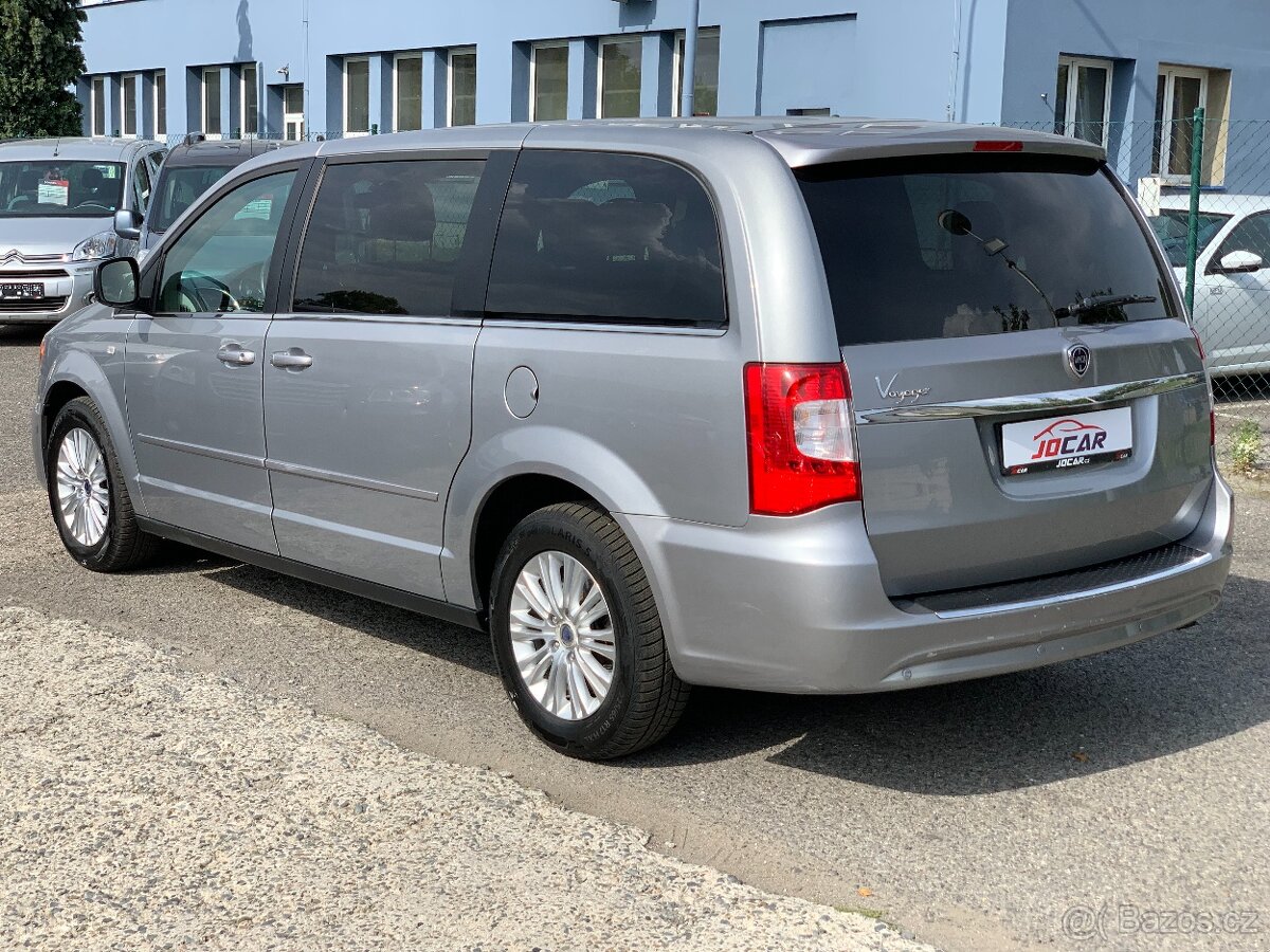 Lancia Voyager 2.8 CRD AUTOMAT 7 MÍST KŮŽE - 4