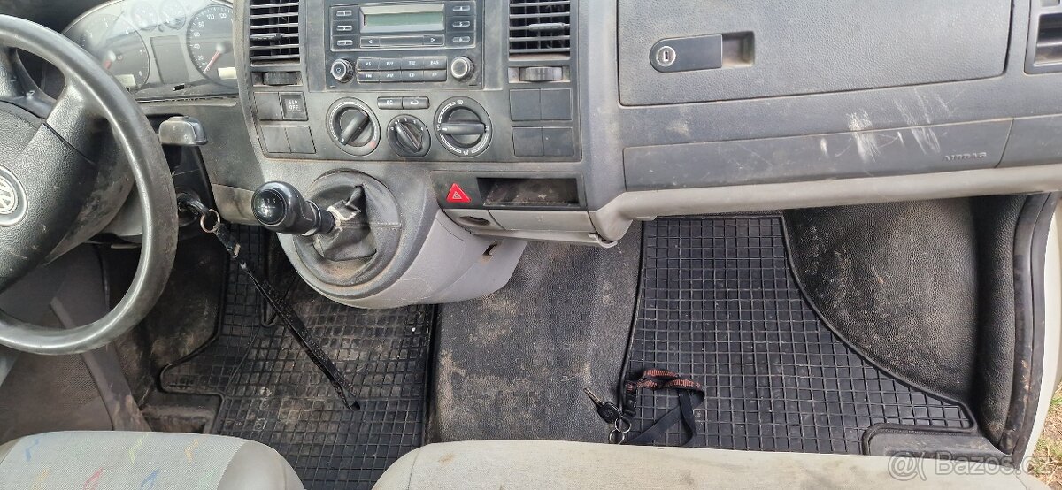 VW transporter valník 1.9 TDi, 6 místný, klimatizace , tažné - 4