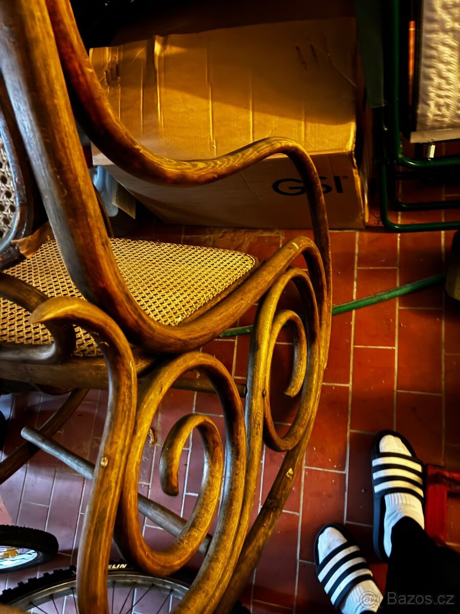 historický nábytek - 4