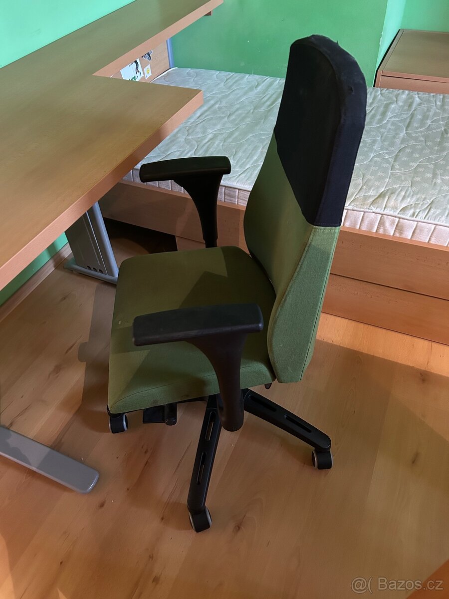 Studentská postel a psací stul - 4