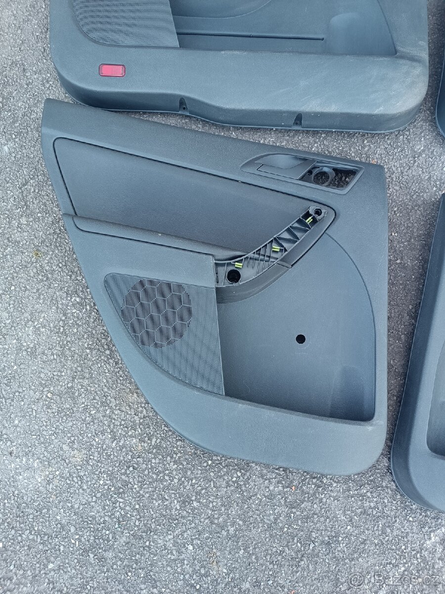 Škoda Yeti tapecirunk dveří - 4