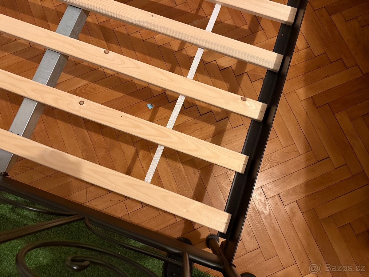 Kovová postel Ikea - 4