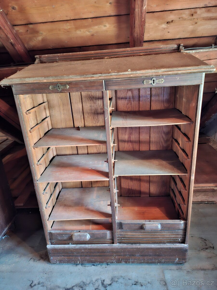 Starožitné skříně - 4