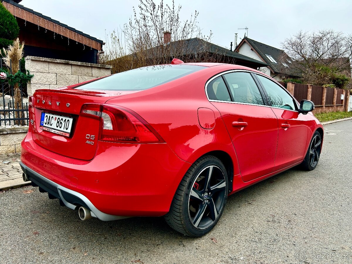 Volvo S60 2.4 D5 AWD R-Design 169kW 4x4 SERVISKA - 4