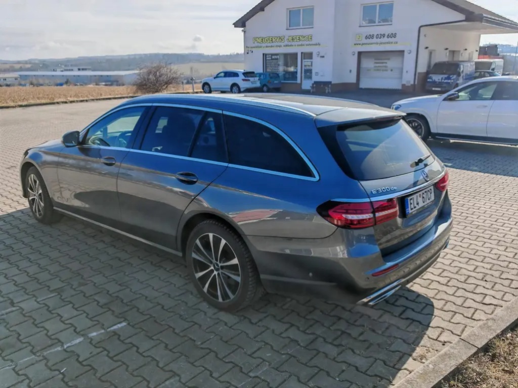 Mercedes-Benz Třídy E, E300de,Panorama,Tažné - 4