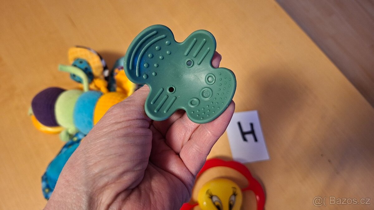 Lucka H - sada motýl, hrkátko, kousátko - 4