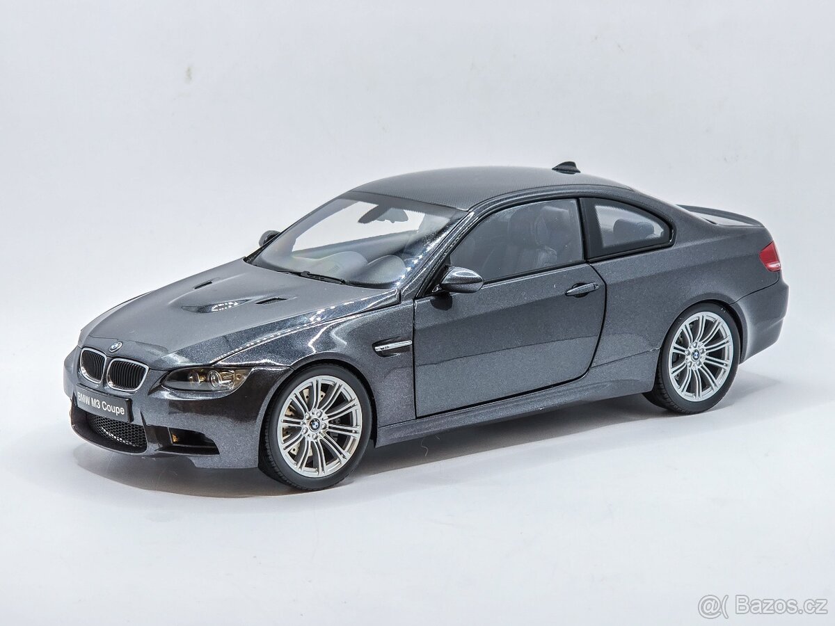 BMW E92 M3 1:18 Kyosho - 4