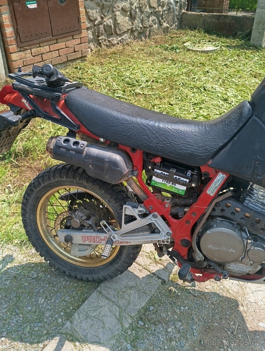 Honda dominator