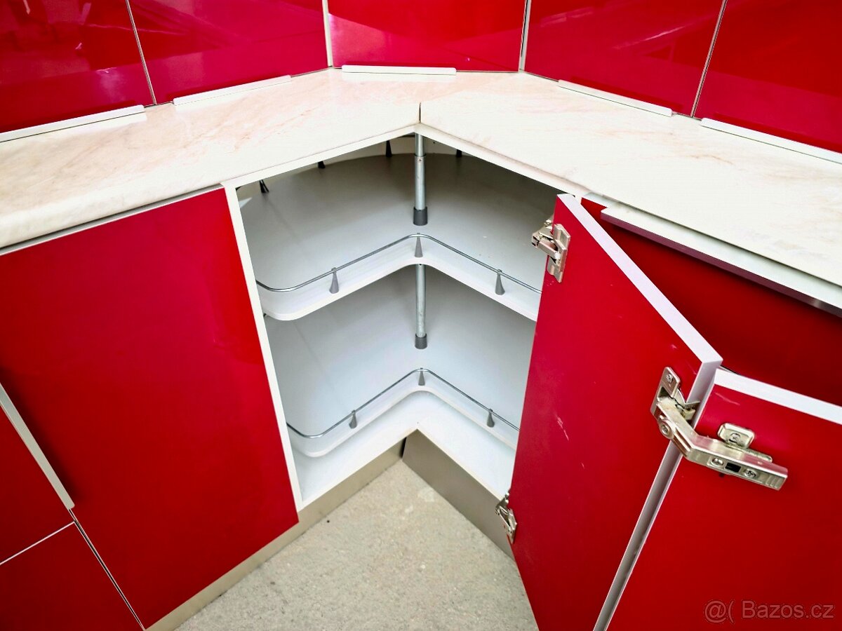 Kuchyňská linka se spotřebiči - 4