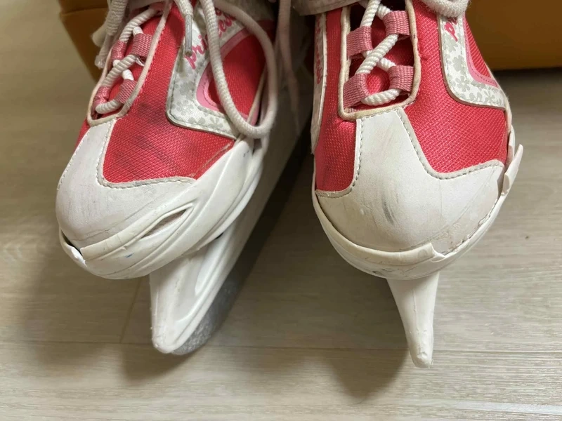 Dívčí brusle vel. 32-35 - 4