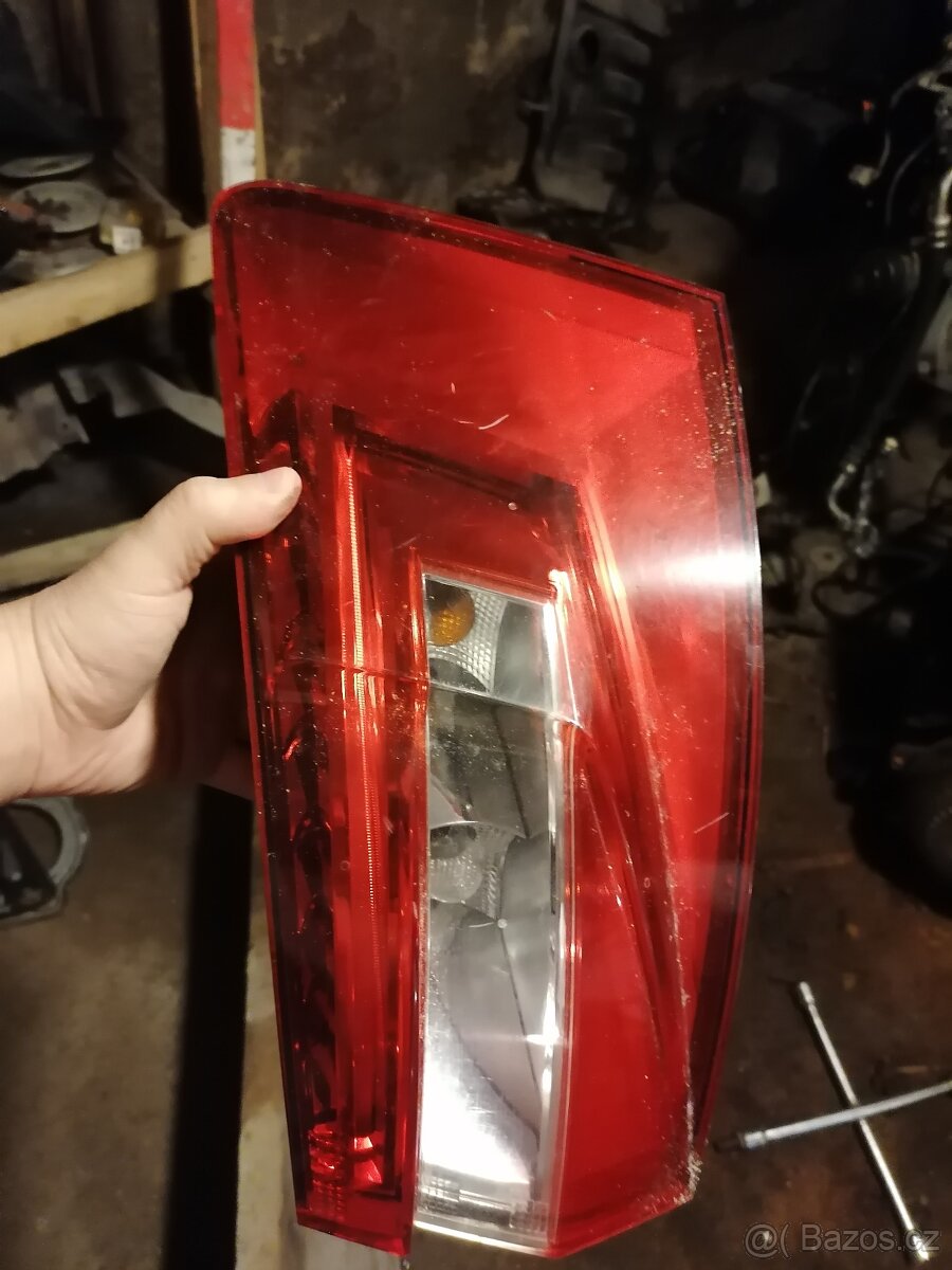Právě zadní světlo super 3 - 4