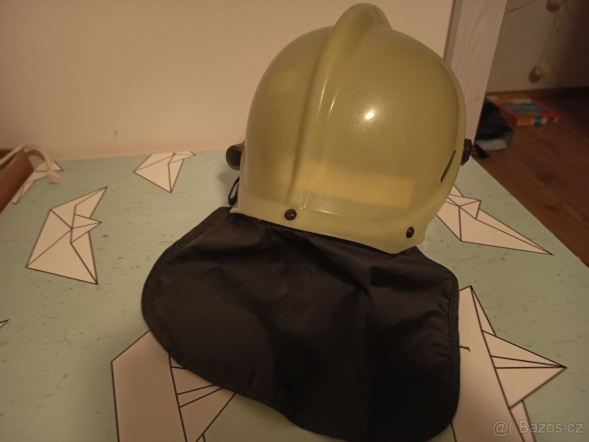 Hasičská helma/přilba - 4