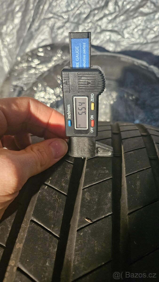 sada letní pneu 235/45 R18 Tesla - 4