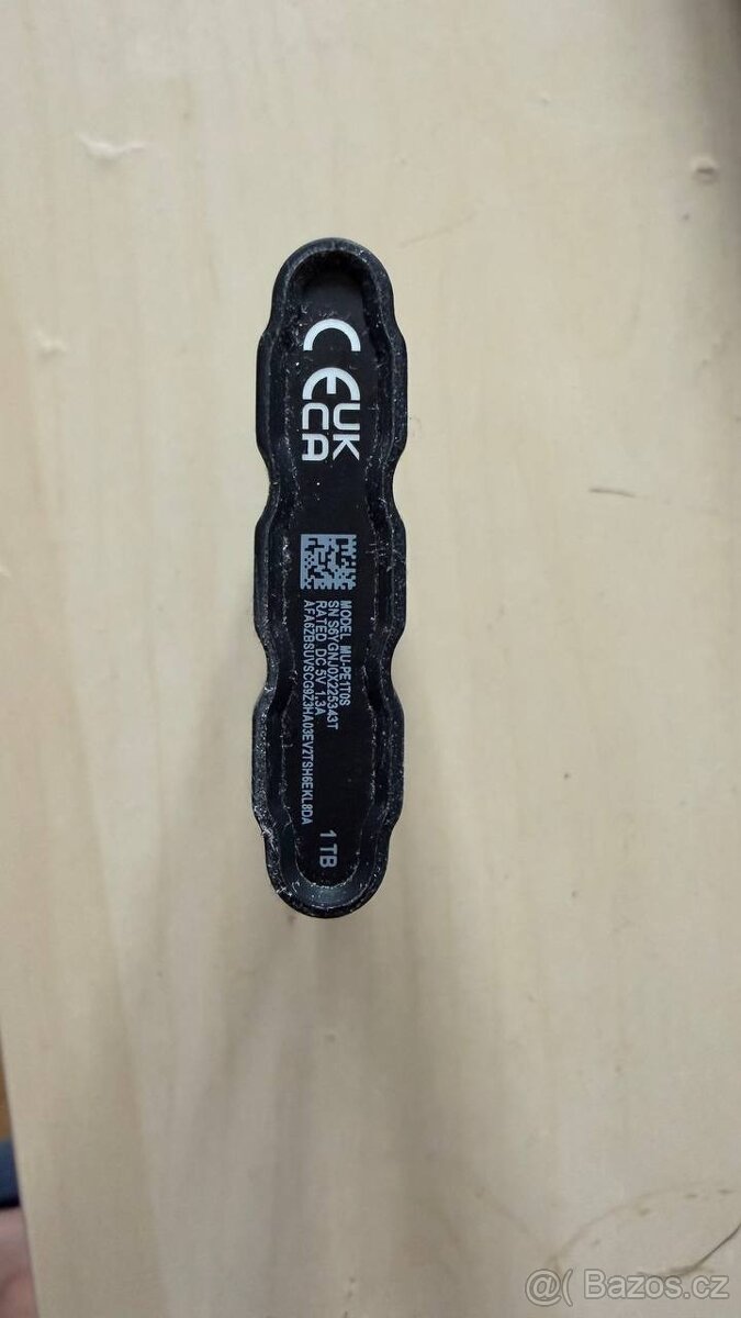 Externí SSD T7 Shield 1TB - 4