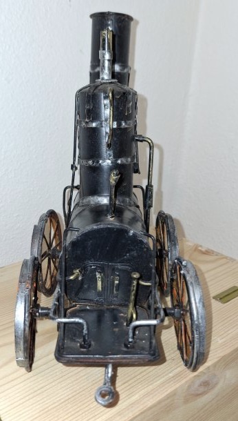 starožitný model - kovový parní stroj, délka 23cm - 4