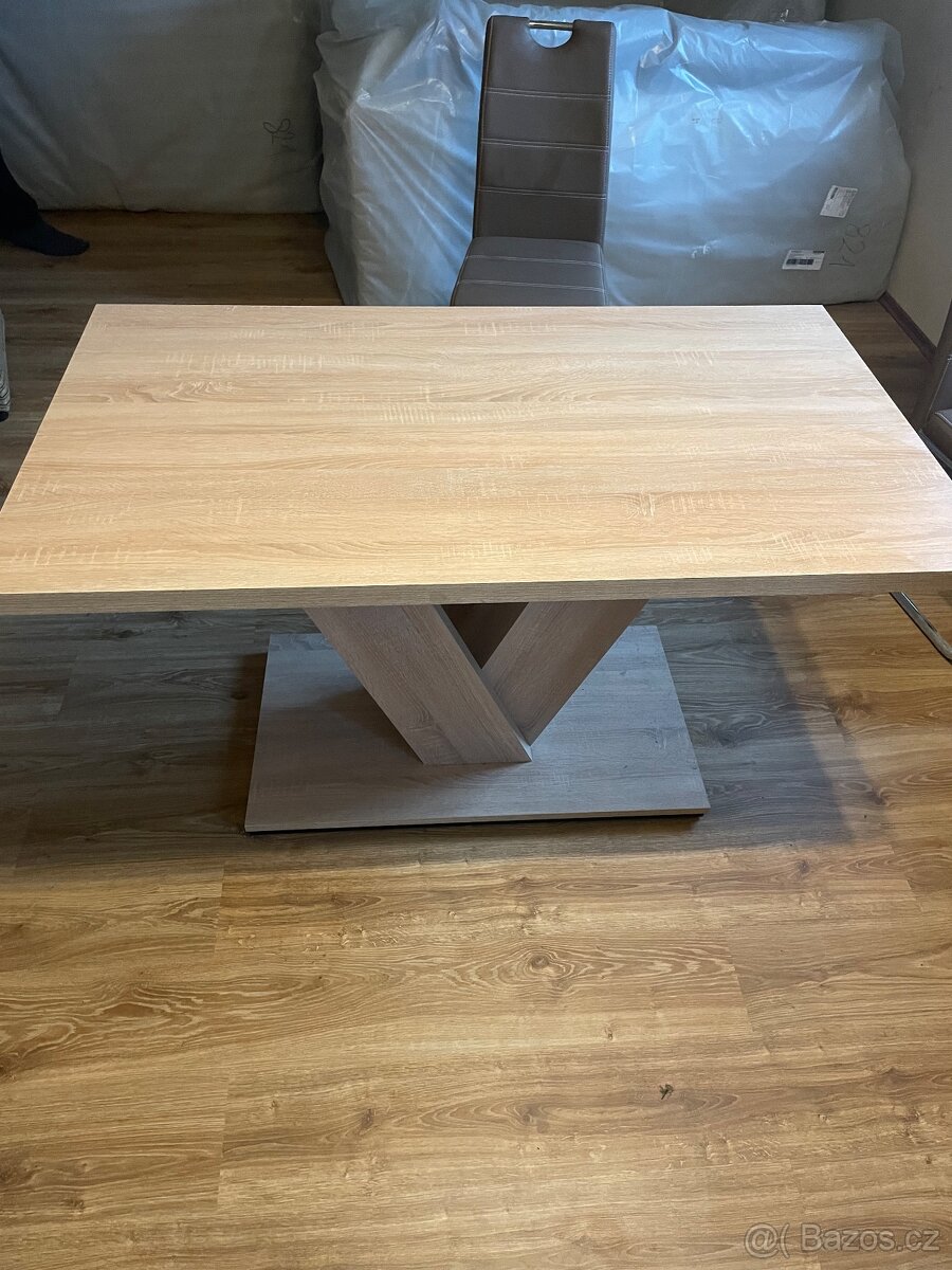 Jídelní stůl + židle - 4