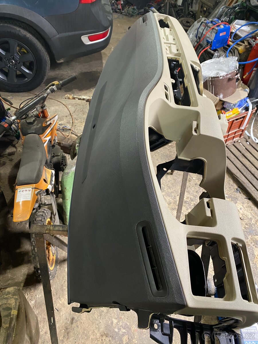 Palubní deska S80 V70 XC70 - 4