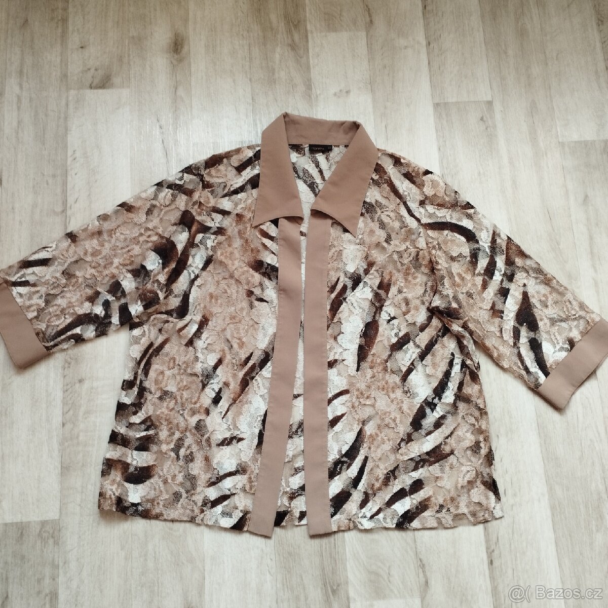 Top s krajkovým bolerkem - 4