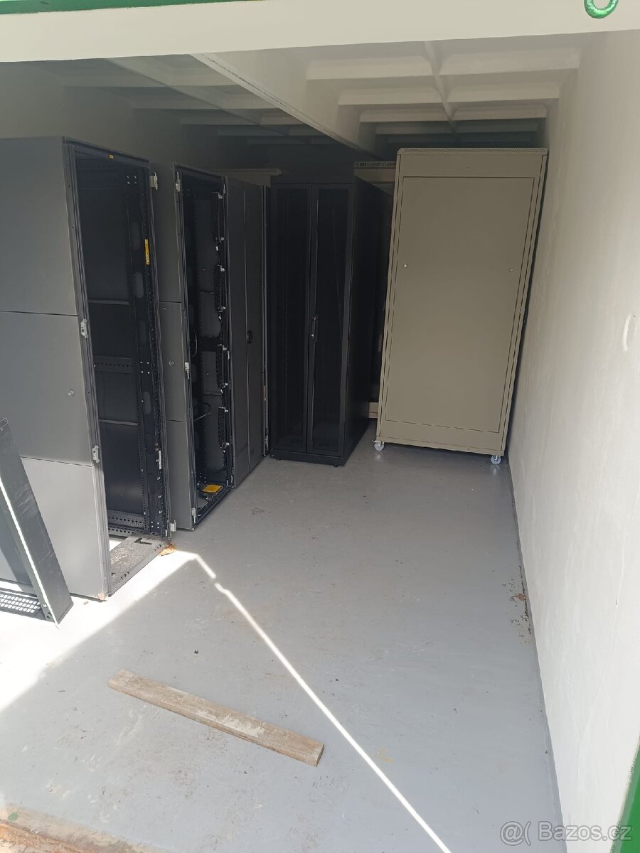 rozvaděč, rack, serverová skříň - 4