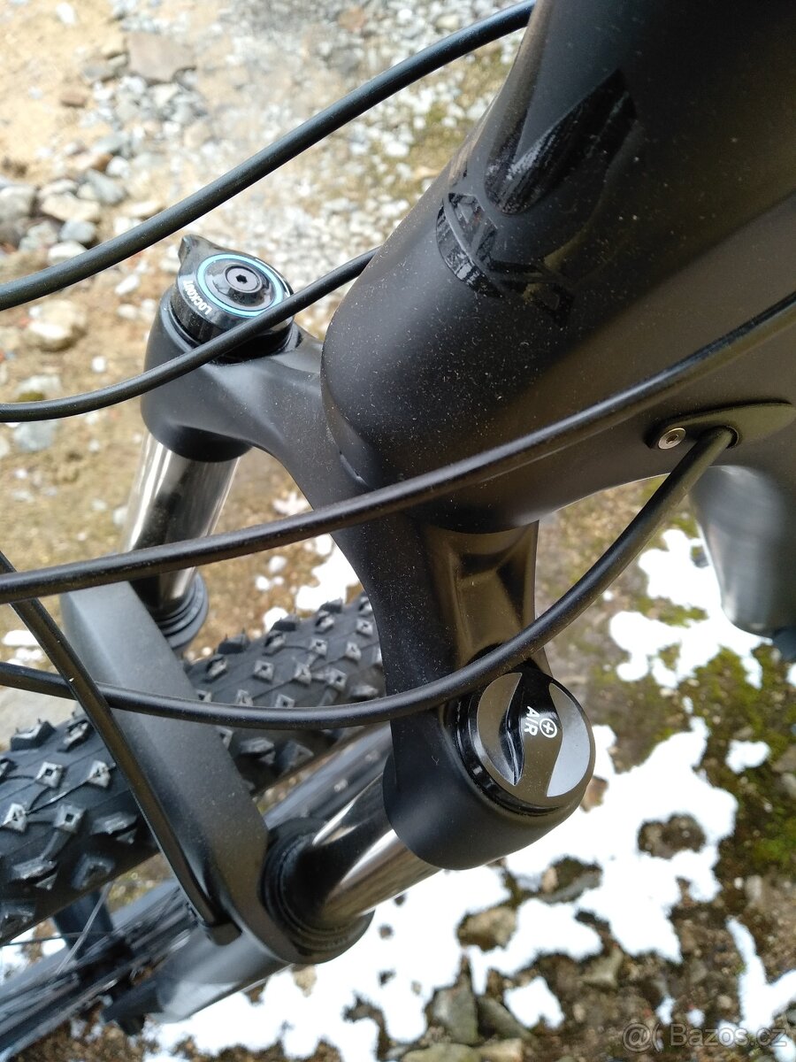 ELEKTROKOLO 27,5\" KARBON - 4