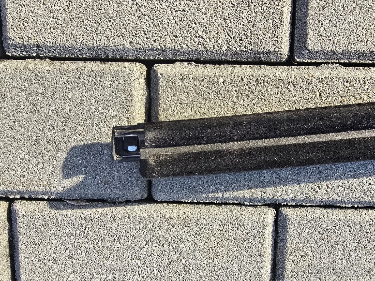 Challenger lišta dveří leva - 4