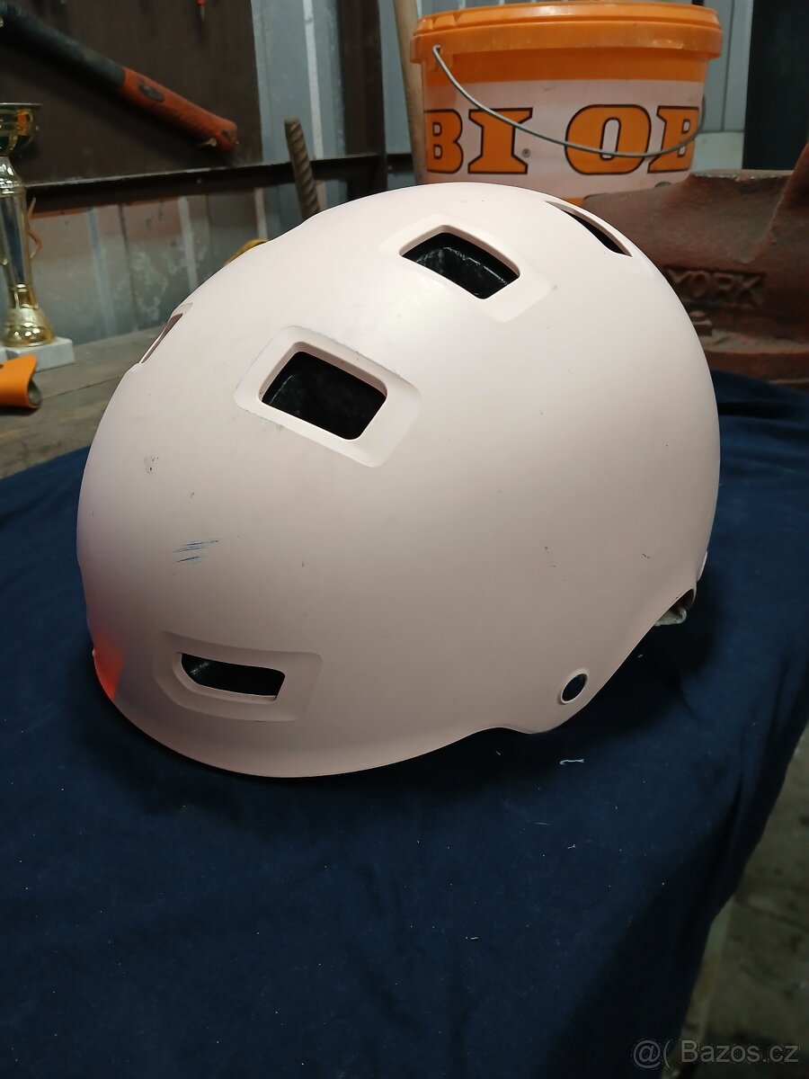 Přilba / helma - 4