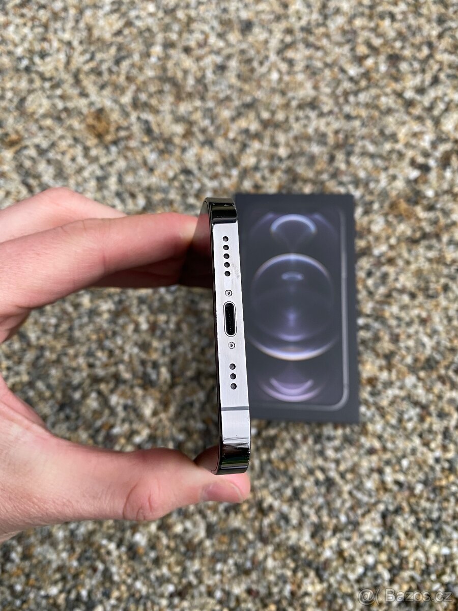 IPhone 12 Pro - baterie 96% - 4