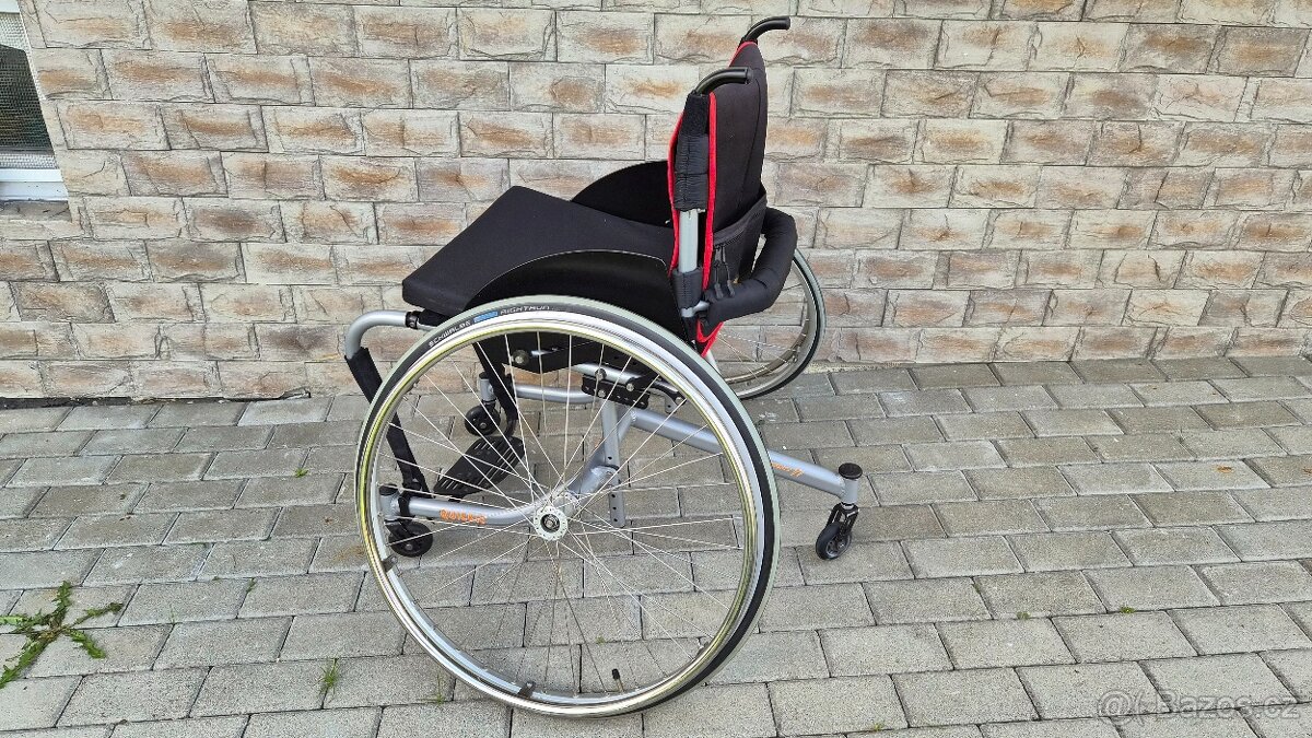 Invalidni vozík 42cm Quickie Match Point Sport - 4