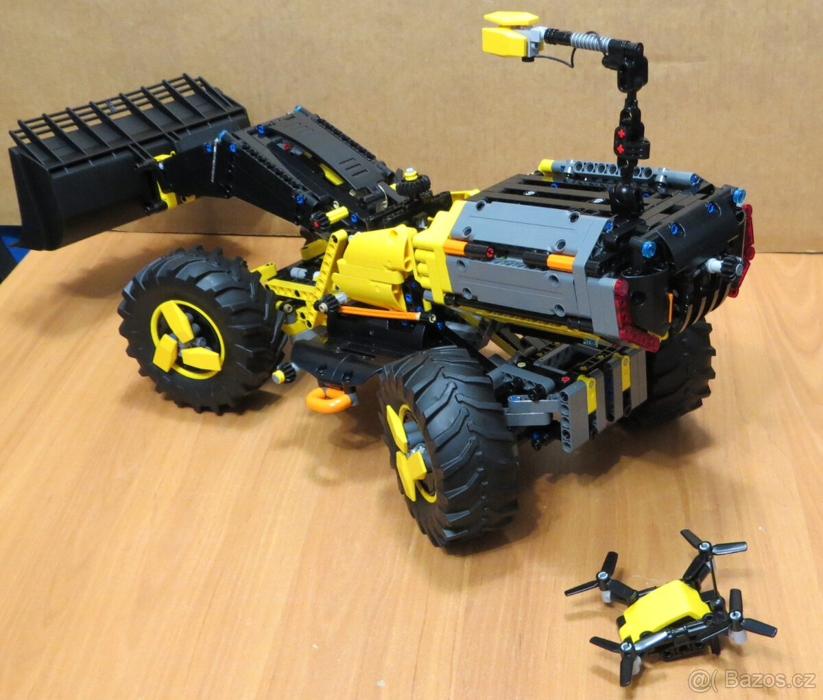 LEGO 42081 Volvo koncept kolového nakladače ZEUX - 4