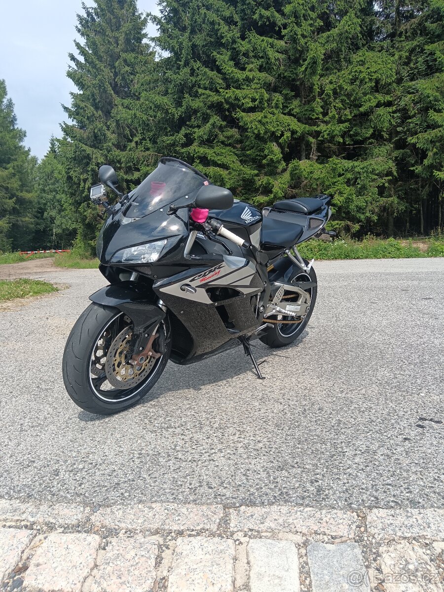 Honda CBR 1000 RR - 4