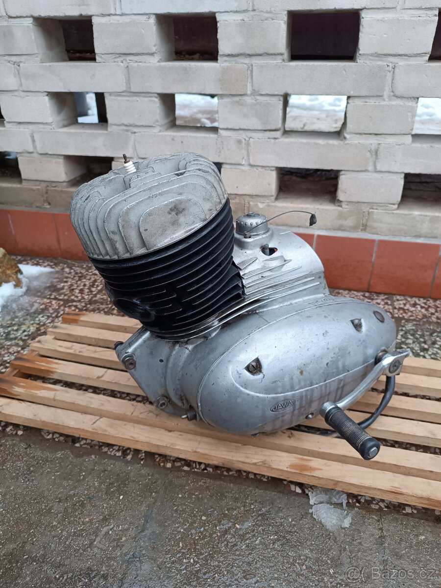 Motor Jawa 250, typ 559 panelka - 4