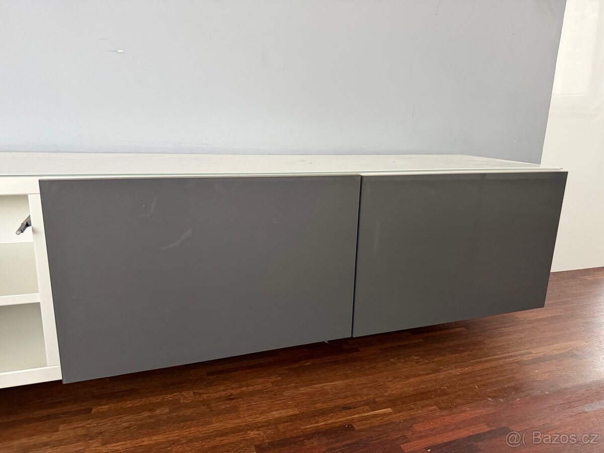 Skřínka pod TV - 4