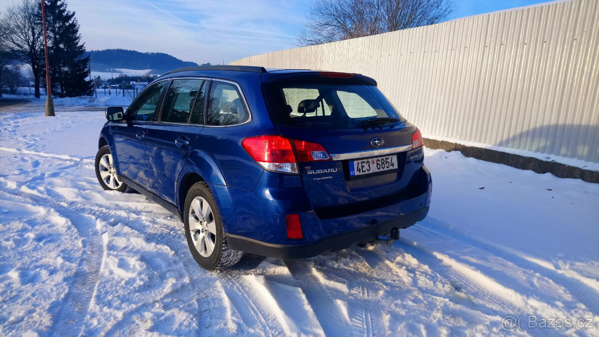 Subaru Legacy Combi 2.5i automat 2011 - 4