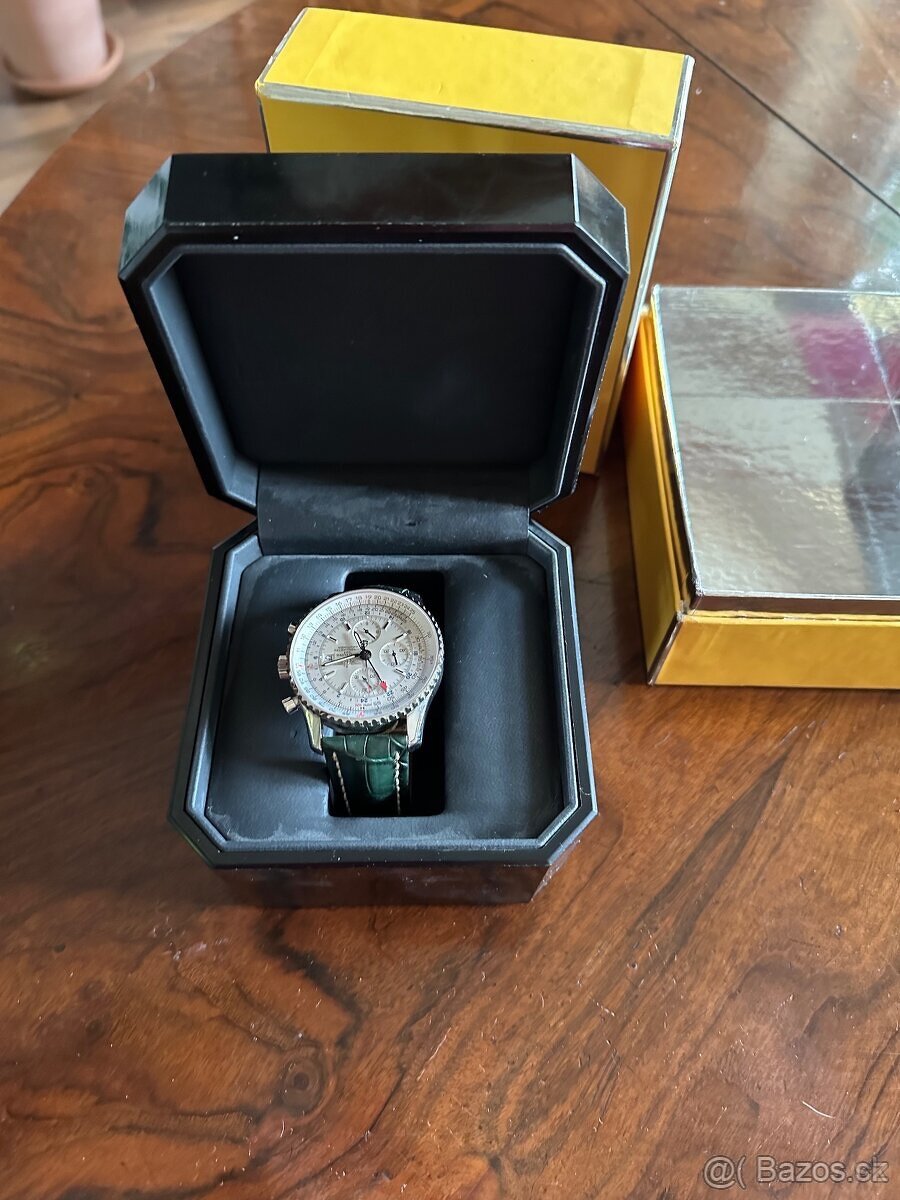 Breitling Navitimer World - 4