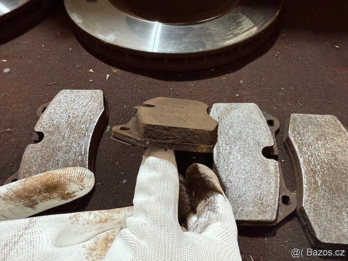 Přední kotouče + desky BMW e38 CENA ZA KOMPLET - 4