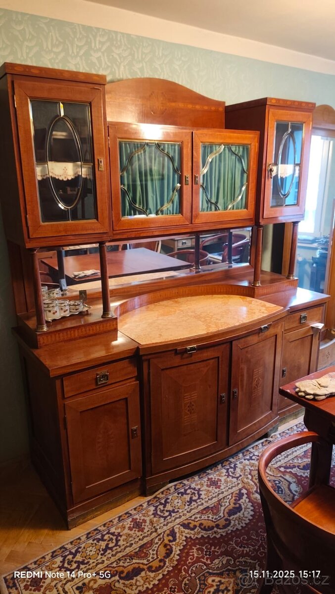 STAROŽITNÝ OBÝVACÍ POKOJ - 4