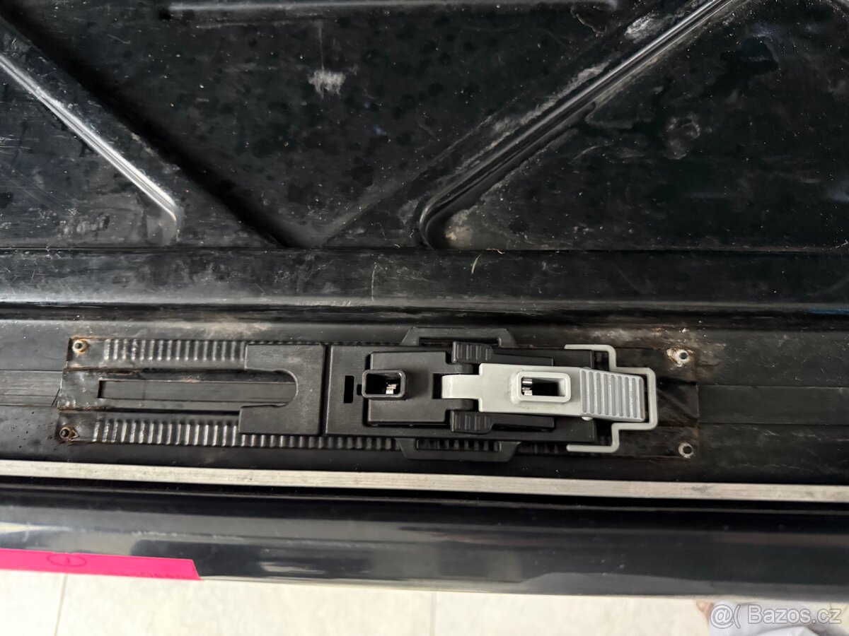 THULE střešní box na lyže - 4