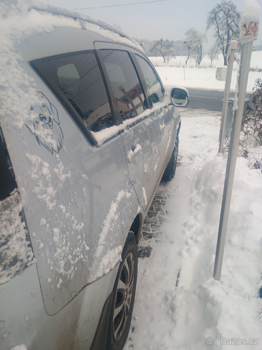 Mitsubishi Outlander - 4