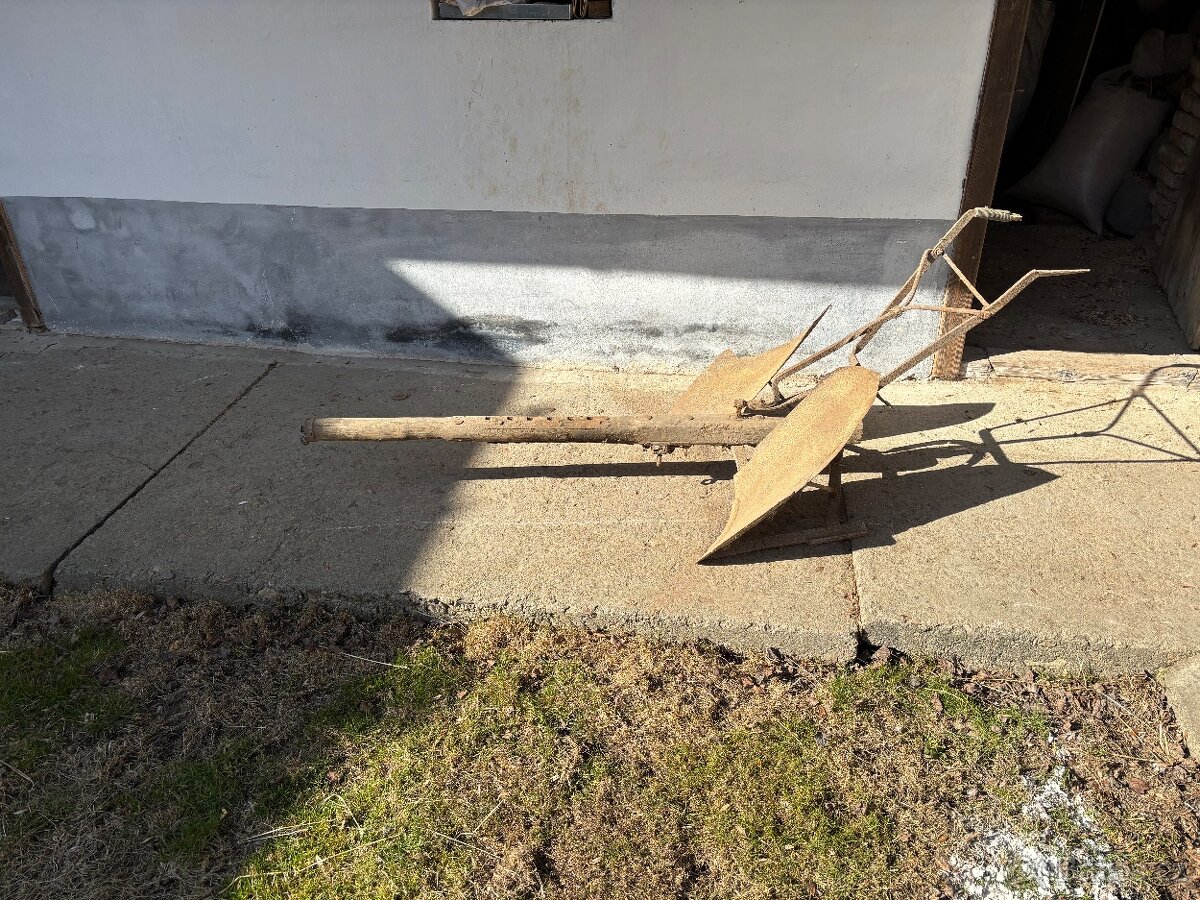 Starý pluh ´obracák´ - 4