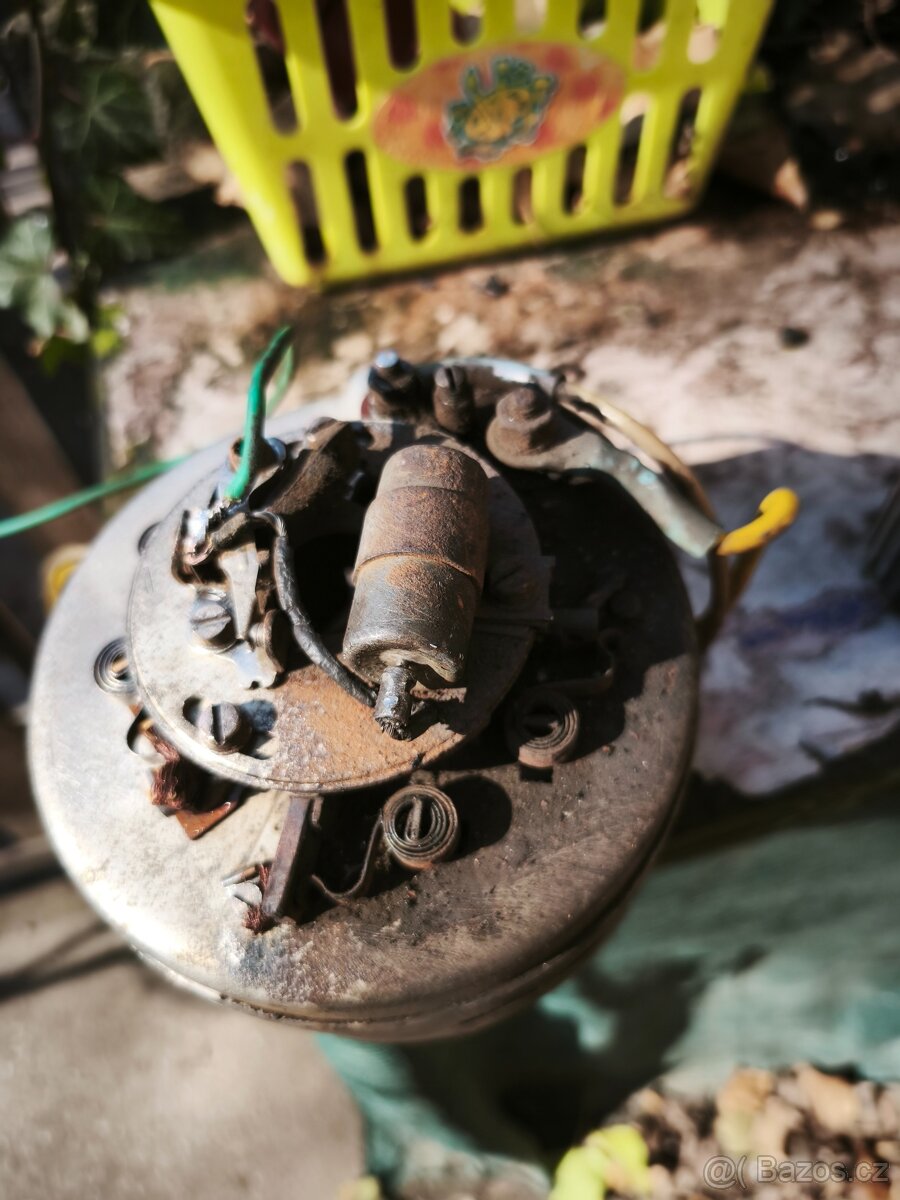 Zapalování Velorex, Manet - 4