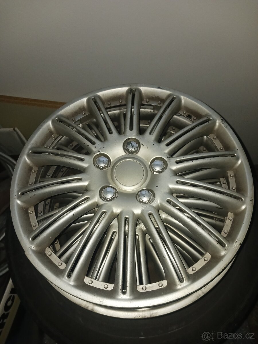 Disky s pneu + poklice - 4