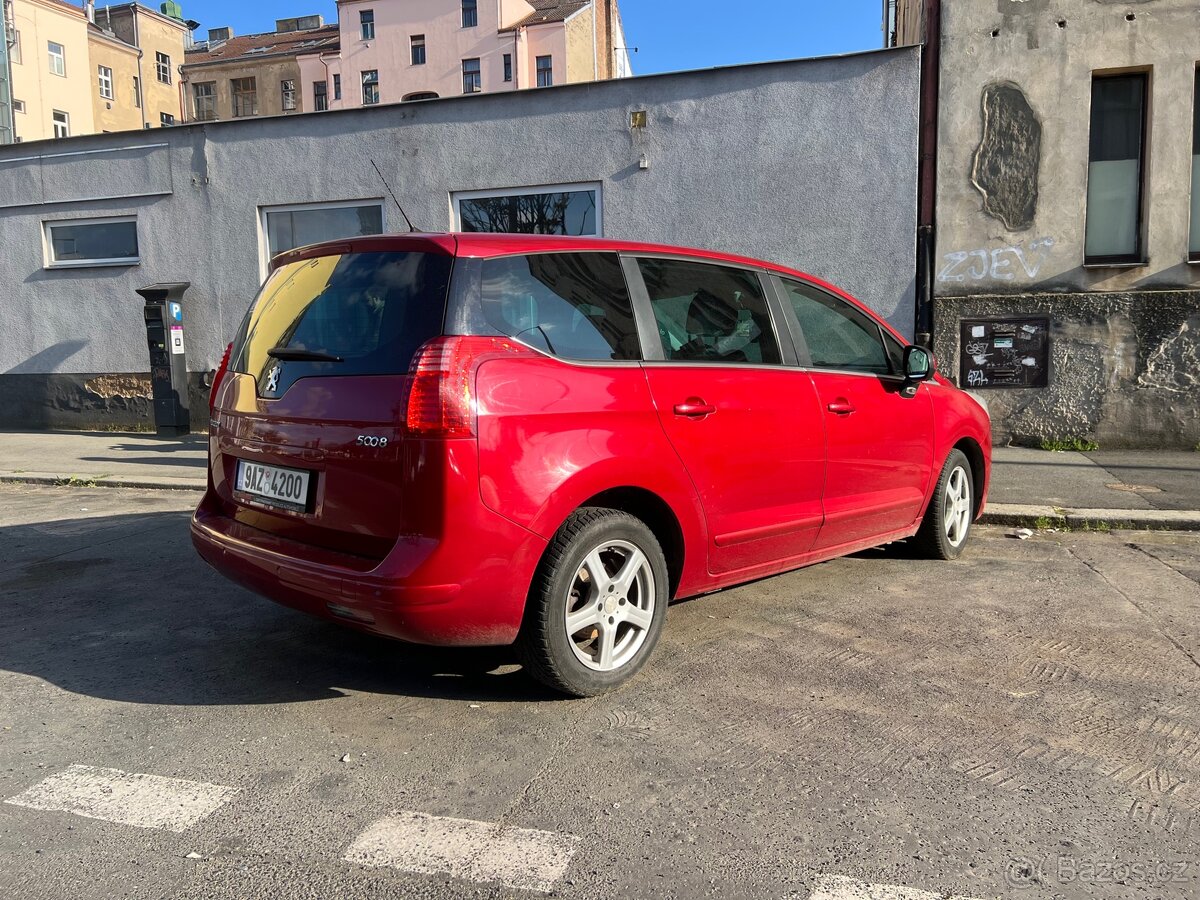 PEUGEOT 5008 1.6 VTi - 4