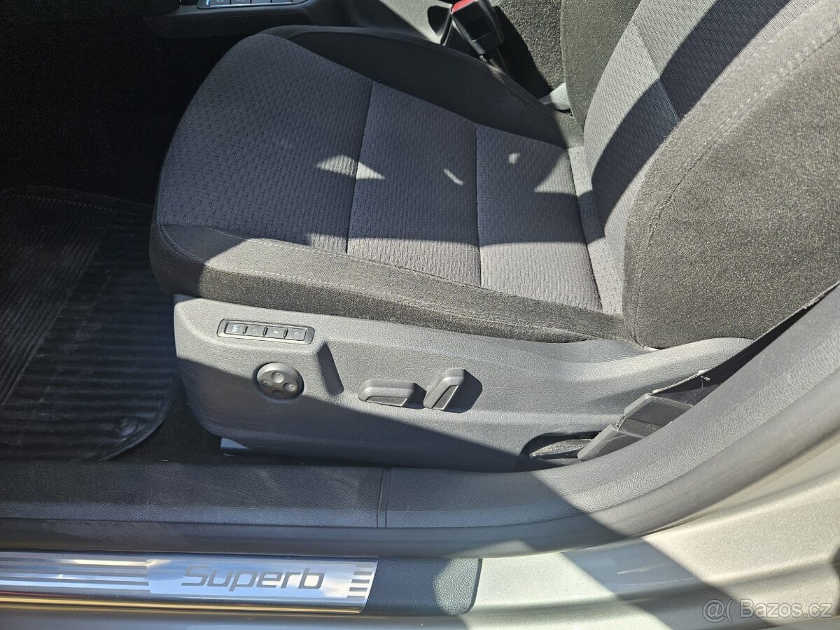 Škoda Superb combi 2,0 TDi 125 kW 4x4 Elegance - 4