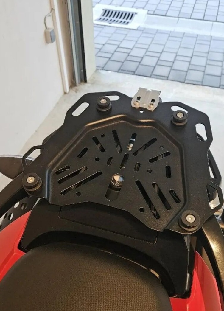 nový motokufr 45 l - na jednu velkou přilbu