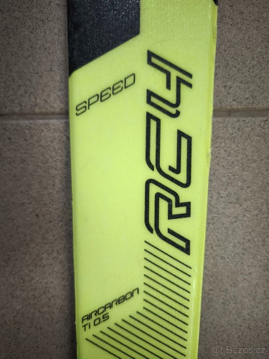 Prodám lyže Fischer RC 4 (165cm) a hůlky Wedze - 4