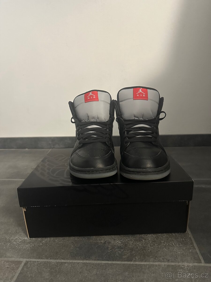 Prodám boty Air Jordan Mid SE - 4